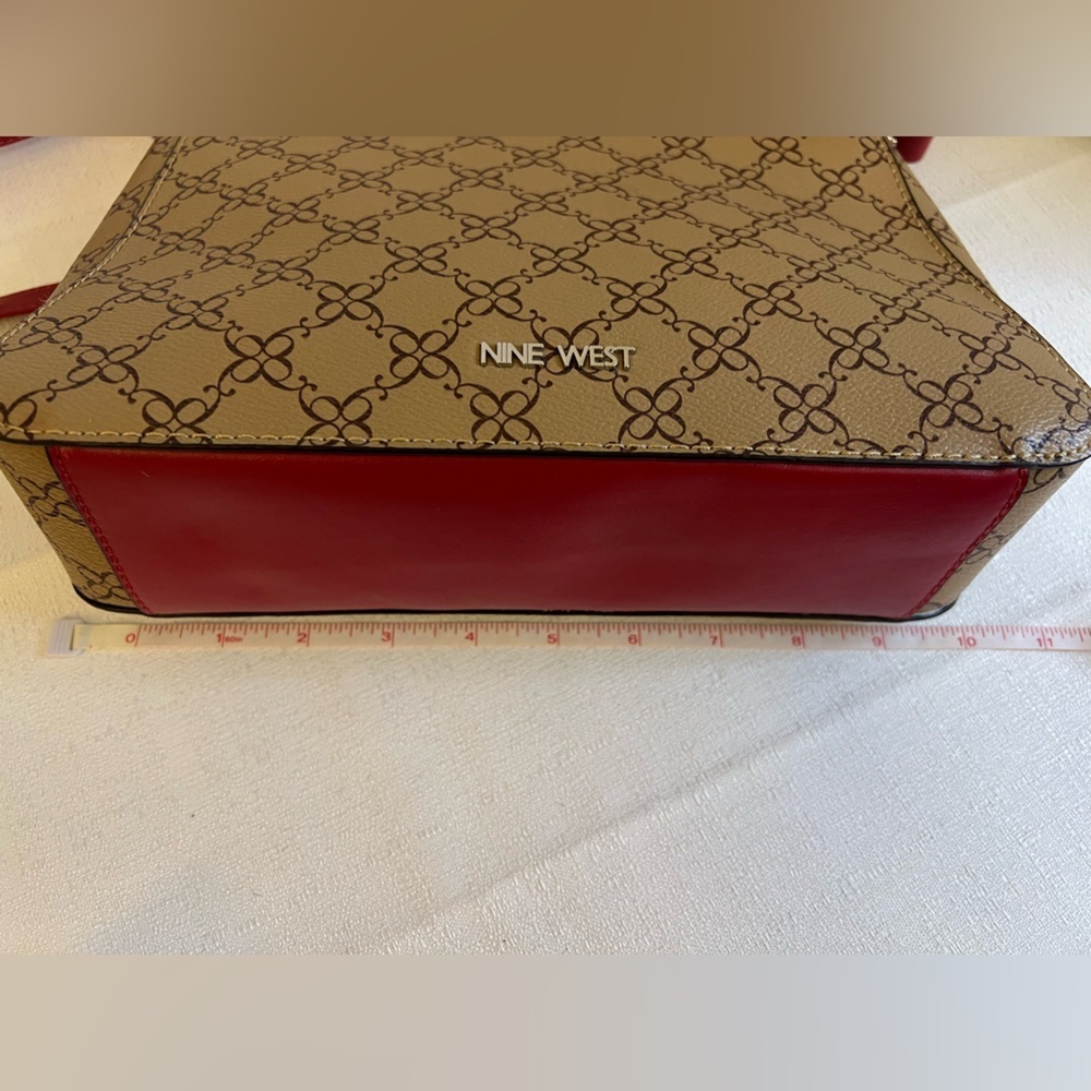 Nine West Bag with adjustable crossbody strap - Picture 5 of 11